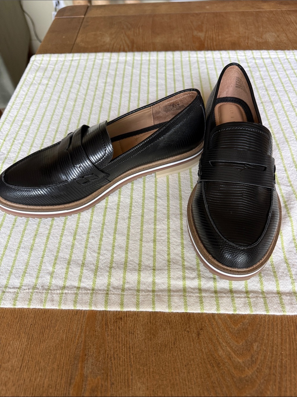 NEW Kelly & Katie Black Lizard Embossed Penny Loafers Size 6.5 M